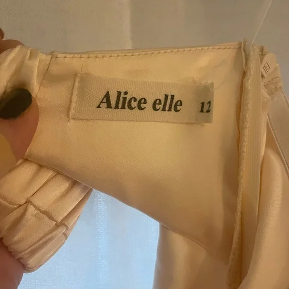 Satin Midi Dress with open back - Picture 7 of 7